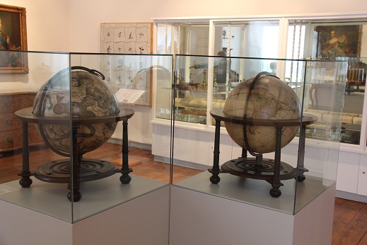 globes
